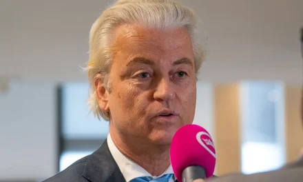 Geert Wilders, il politico di ultradestra che ha vinto le elezioni in Olanda: “Asilo e immigrazione le priorità”