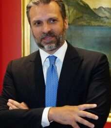 Intesa Sanpaolo trionfa agli Euromoney Awards for Excellence 2024