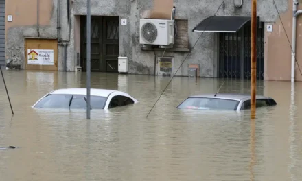 Ondata di maltempo in tutta Italia, in Piemonte esondano i fiumi