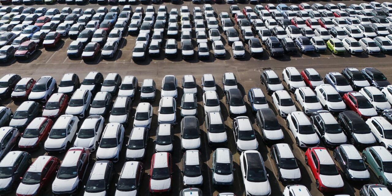 Trump pensa alla sospensione dei dazi per il settore auto