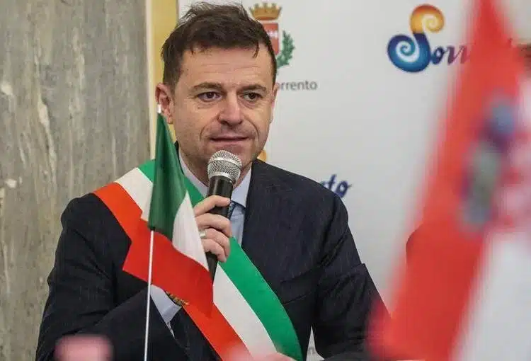 Sorrento, arrestato il sindaco Massimo Coppola per tangenti