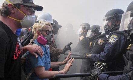 Los Angeles, Trump manda la Guardia Nazionale contro i migranti