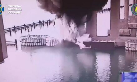 Attacco ucraino al ponte di Crimea: colpita la struttura di Kerch