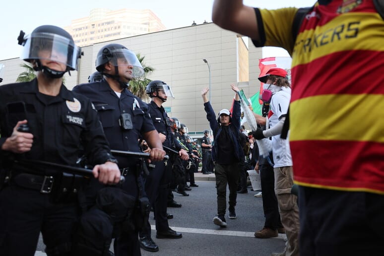 Usa. Le proteste dilagano in tutto il paese, tensione alle stelle