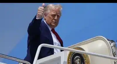 E’ scoccata l’ora dei Dazi. Trump esulta, affluiranno miliardi nelle casse degli americani