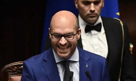 Fontana lancia un monito al governo: “Basta abusi sui decreti legge”