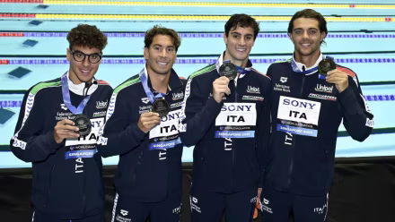 Nuoto, argento mondiale per la 4×100 stile maschile: Italia da record