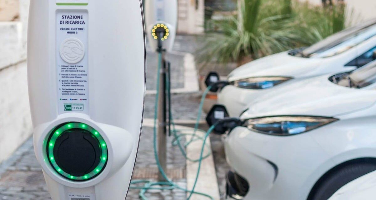 Incentivi auto elettriche 2025: fino a 11.000 euro per chi cambia veicolo a settembre