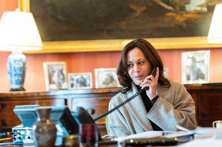 Kamala Harris senza scorta del Secret Service: Trump revoca la protezione speciale