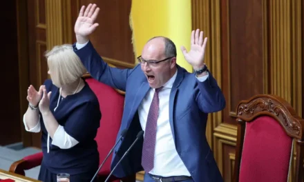 Ucraina, Leopoli sotto shock: ucciso l’ex presidente del Parlamento Andrij Parubij