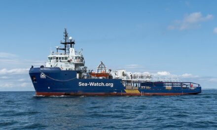 Attacco alla Sea-Watch 5: motovedetta libica apre il fuoco durante un salvataggio nel Mediterraneo