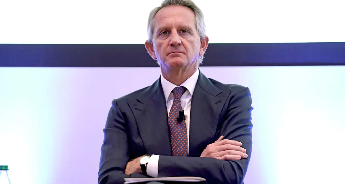 Mediobanca, dimissioni in blocco del cda: si chiude l’era Nagel e arriva MPS al comando