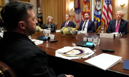 Alta tensione tra Trump e Zelensky: scontro sulla pace in Ucraina, mentre Mosca alza la posta