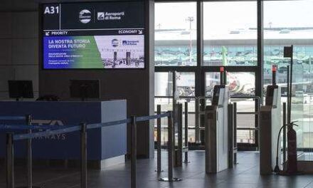 Frontiere Ue, al via il nuovo sistema digitale EES: controlli biometrici per chi entra nello spazio Schengen