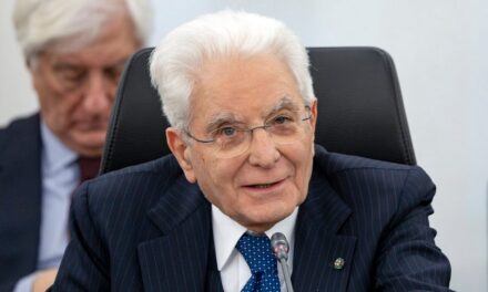 Mattarella alla BCE: «L’euro è simbolo d’integrazione, ma l’Europa resta zoppa senza una politica economica comune»