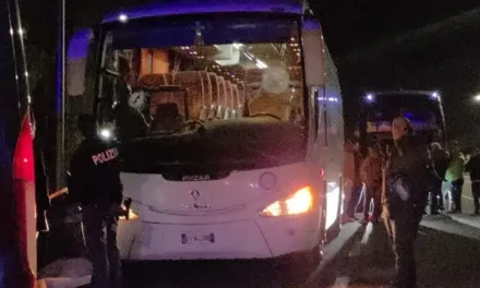 Assalto al pullman dei tifosi del Pistoia Basket: muore l’autista, indagini in corso