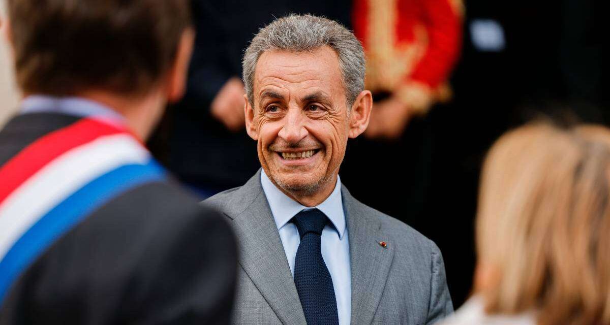 Sarkozy, la procura chiede la libertà vigilata: oggi la decisione della Corte d’appello
