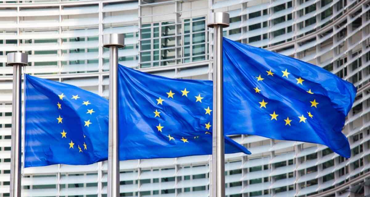 L’Ue vuole usare gli asset russi congelati per finanziare Kiev, ma il Belgio alza il veto: “Questione di credibilità”