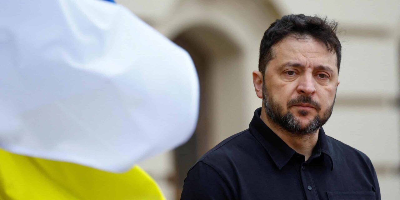 Ucraina, cala il sostegno a Zelensky: solo il 20% lo voterebbe oggi