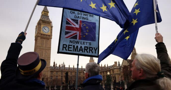 Il Regno Unito rientra in Erasmus dal 2027: accordo storico dopo la Brexit