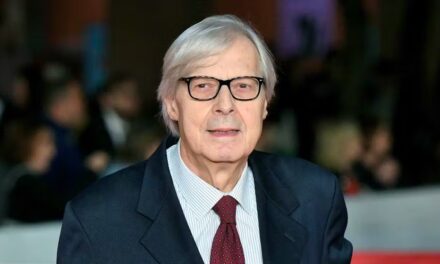 Caso Sgarbi, decisione rinviata sull’amministratore di sostegno: perizia medica e nozze sospese