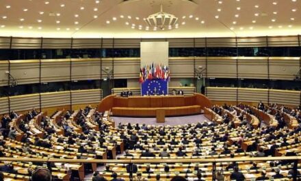 Gas russo, l’Europa chiude i rubinetti: stop definitivo alle importazioni entro il 2027