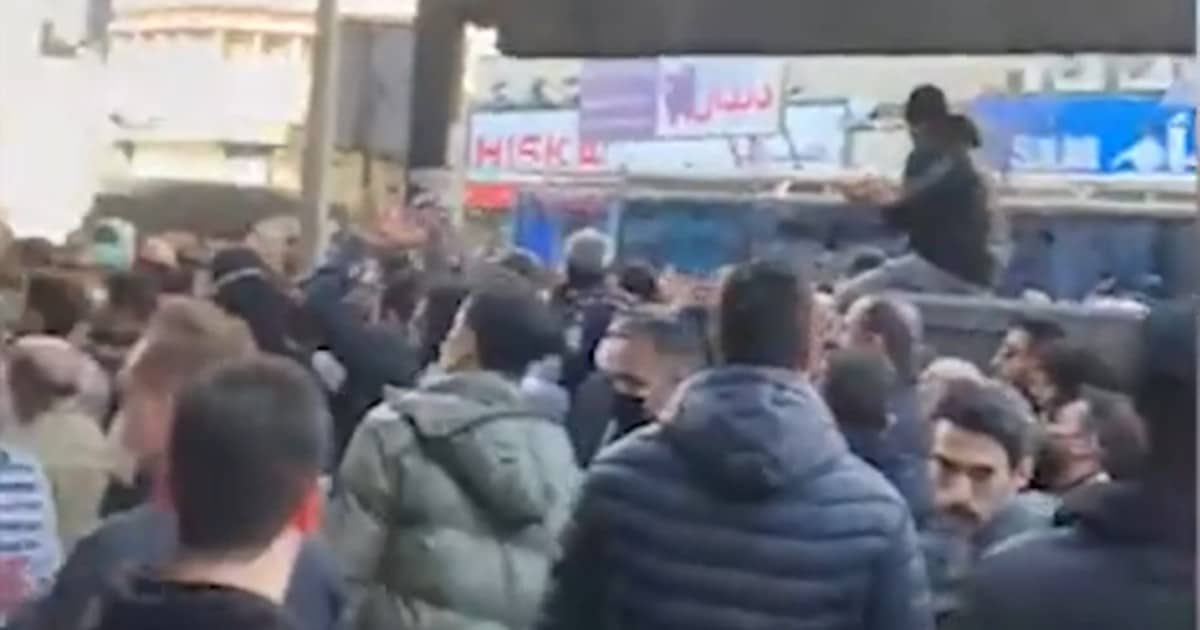 Iran. Il paese travolto da ondata di proteste per la crisi economica