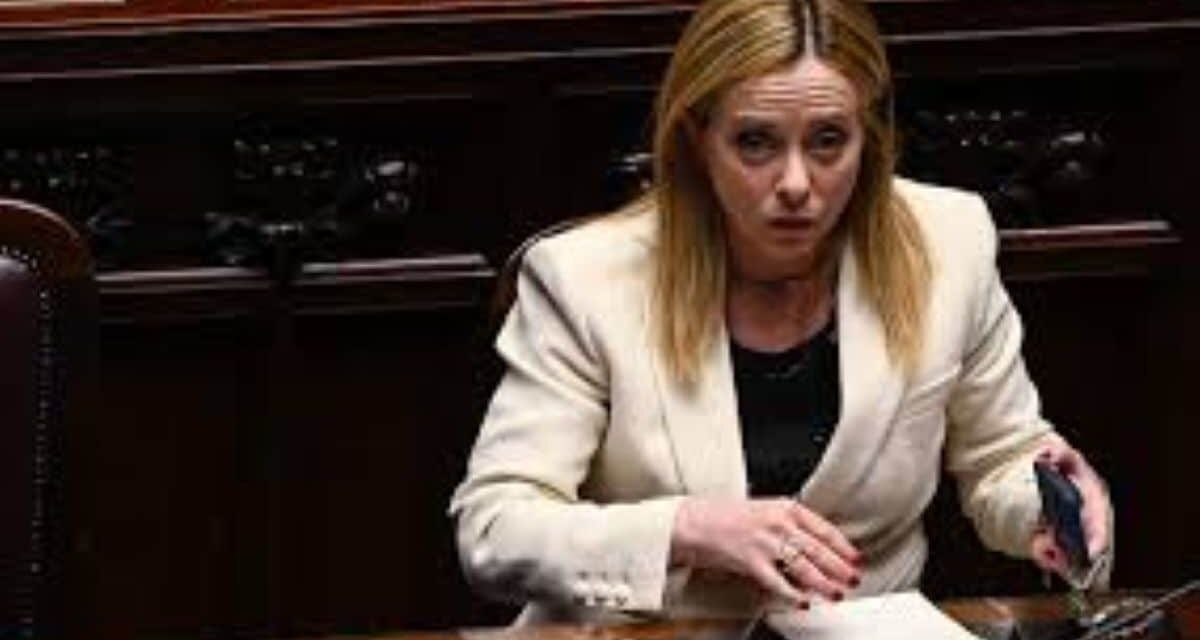 Meloni, descalation e coordinamento europeo. Oggi la premier illustrerà la strategia del governo a Camera e Senato