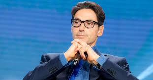 Incontro con la stampa di fine anno. Pier Silvio Berlusconi non ha dubbi, Meloni miglior premier d’Europa