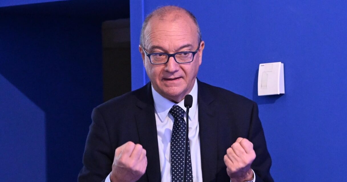 Via libera della Camera al “ddl Valditara”: consenso dei genitori obbligatorio per i corsi di educazione sessuale e affettiva