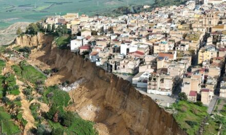 Frana a Niscemi, situazione critica: 1.500 sfollati e cresce la protesta dei cittadini