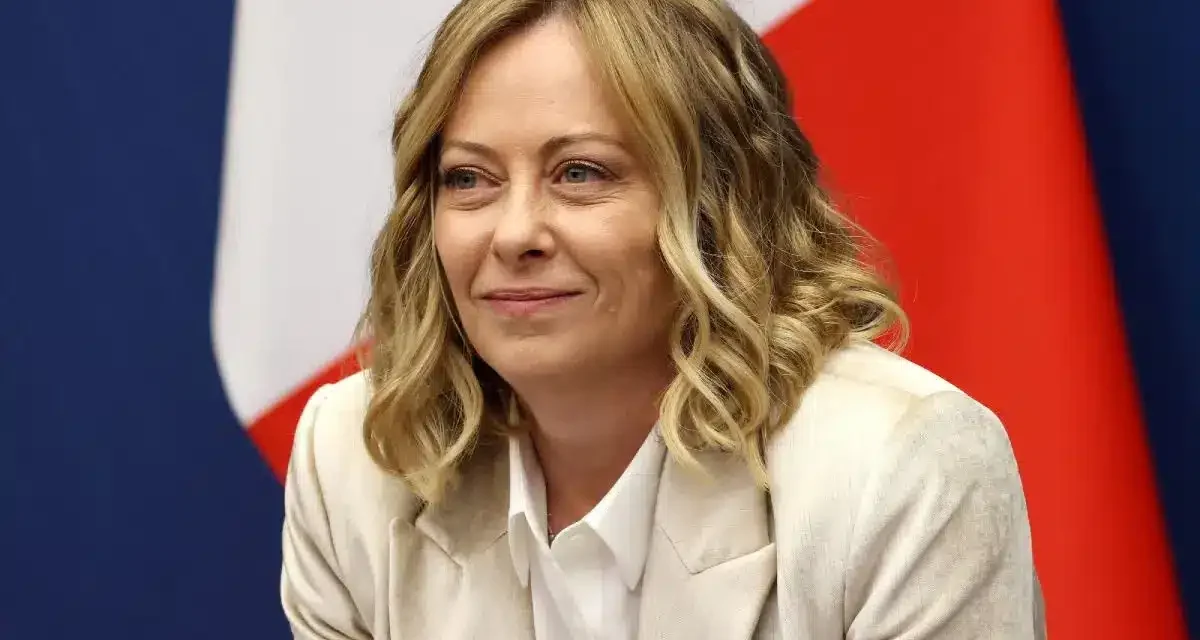 Affresco con il volto di Meloni rimosso a San Lorenzo in Lucina: via al ripristino dell’opera originale