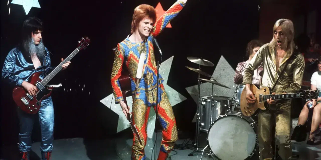 Il mito di David Bowie celebrato in una mostra a Parma