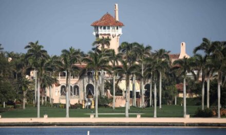 Chi era il 20enne ucciso a Mar-a-Lago: emergono nuovi dettagli sull’intrusione, indaga l’Fbi