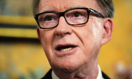 Caso Epstein, scosse tra Regno Unito e Usa: Mandelson si dimette, i Clinton chiamati a testimoniare