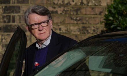 Mandelson rilasciato dopo l’arresto a Londra
