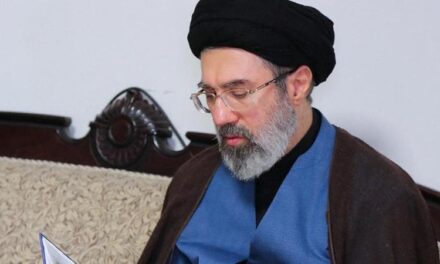 Mojtaba Khamenei è la nuova Guida Suprema dell’Iran. Le Guardie della Rivoluzione gli hanno giurato fedeltà